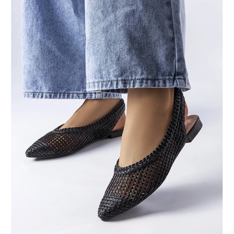 D/GMR Svarta genombrutna ballerinor med öppen klack från Maheu 2