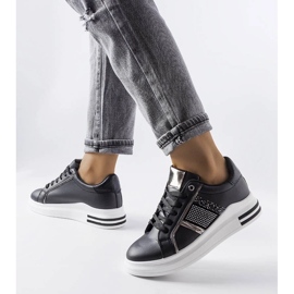 D/GMR Svarta sneakers dekorerade med Xarles-rhinestones 2