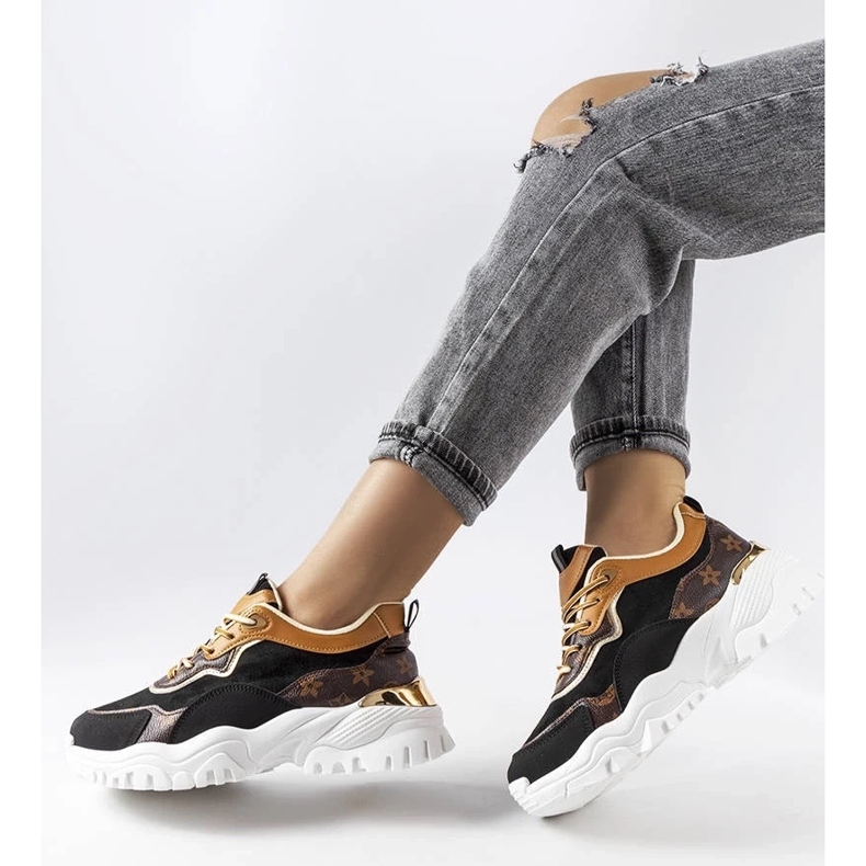 D/GMR Svarta sneakers på oregelbunden sula från Alta 1