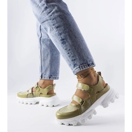 D/GMR Gröna sneakers på massiv sula från Djurs 1