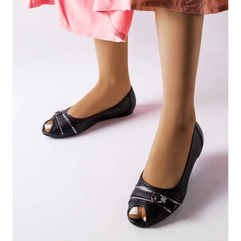 D/GMR Svarta genombrutna ballerinor med strass från Creek 2