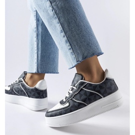 D/GMR Svarta sneakers dekorerade med Sands-monogrammet 1