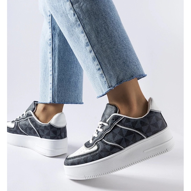 D/GMR Svarta sneakers dekorerade med Sands-monogrammet 1