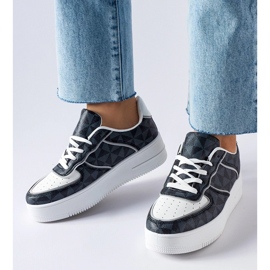 D/GMR Svarta sneakers dekorerade med Sands-monogrammet 2