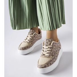 D/GMR Beige sneakers dekorerade med Sands monogram 1