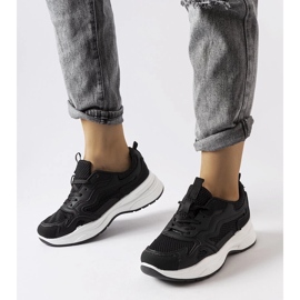 D/GMR Ihåliga svarta sportsneakers 2