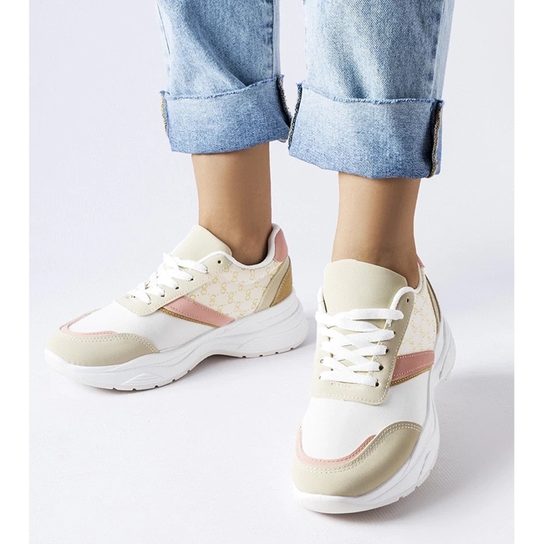 D/GMR Beige och vita sneakers med en guldfärgad accent 1