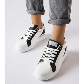 D/GMR Svarta och vita skor med silveraccent från Palais 1