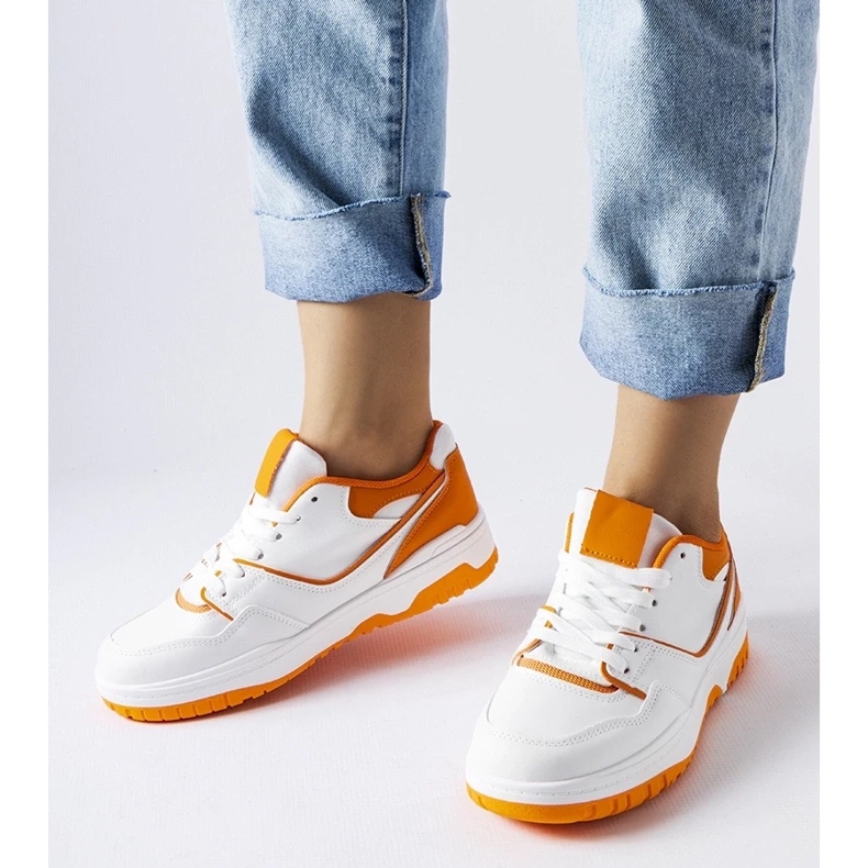 D/GMR Vita och orange Barrette sneakers 1