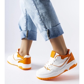 D/GMR Vita och orange Barrette sneakers 2