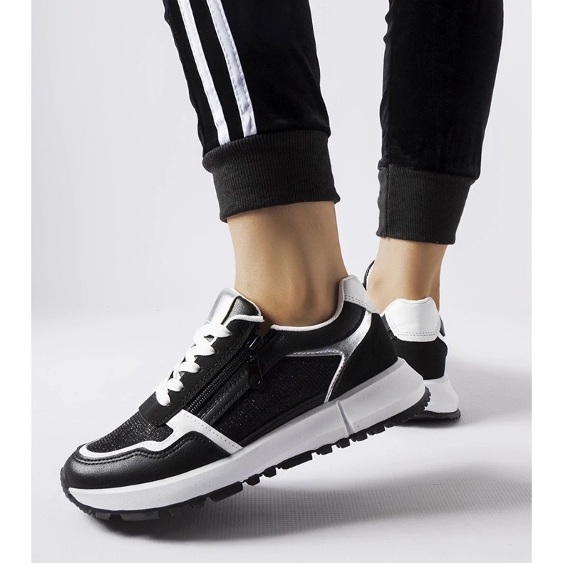 D/GMR Svarta dekorativa Camuzzoni sneakers 2