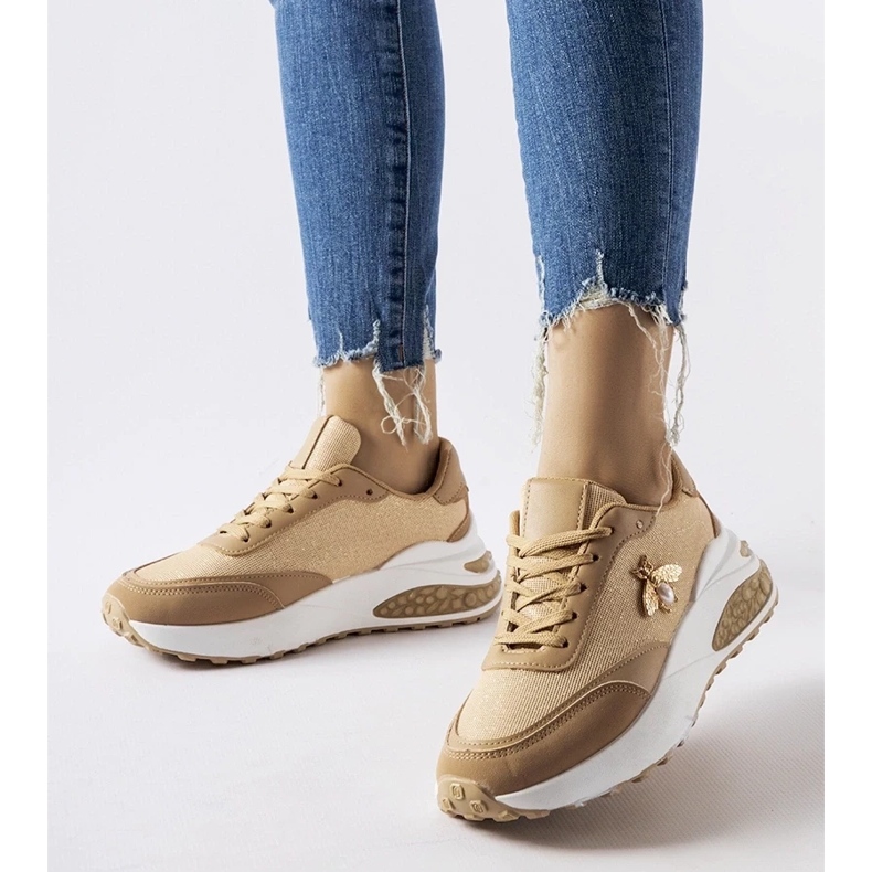 D/GMR Bruna och vita sneakers med dekorativ Acciano-tråd 2