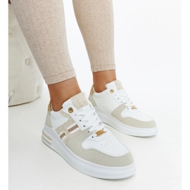D/GMR Vita och beige sneakers på Negisti-plattformen 1