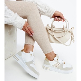 D/GMR Vita och beige sneakers på Negisti-plattformen 2