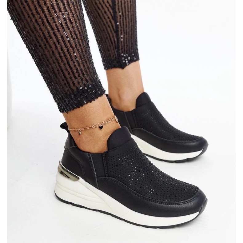 D/GMR Svart kilsneakers med zirkoner och gyllene element Ashleey 2