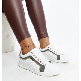 D/GMR Vita och gröna sneakers på Amala-plattformen 2