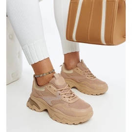 D/GMR Bruna plattformssneakers dekorerade med Maras zirkoner 1