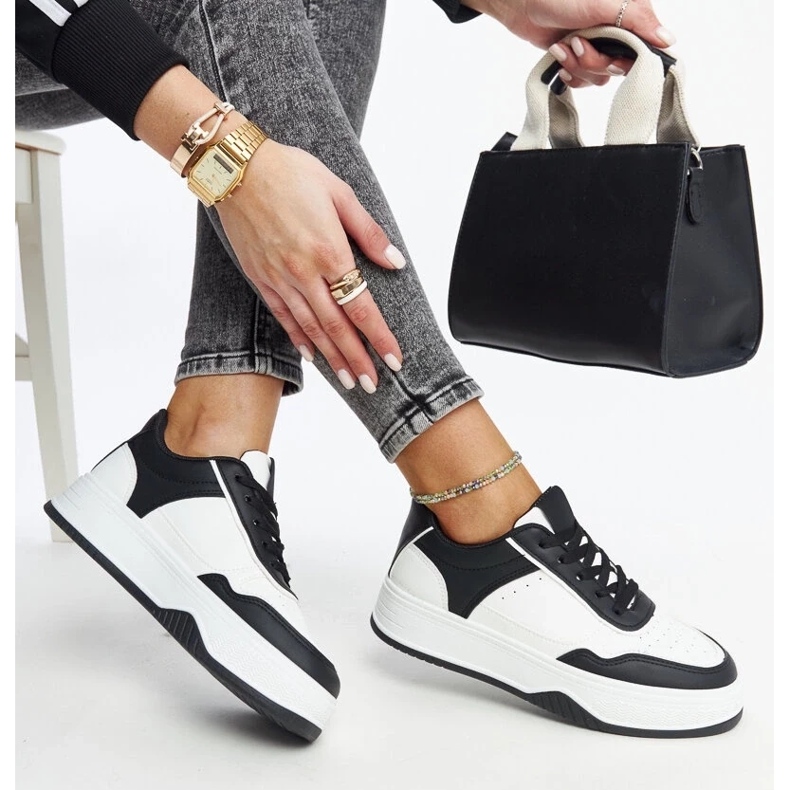 D/GMR Vita och svarta sneakers med tjock Rumai-sula 2