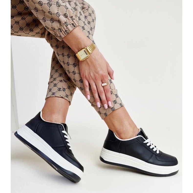 D/GMR Svarta sneakers på Cvita-plattformen 2