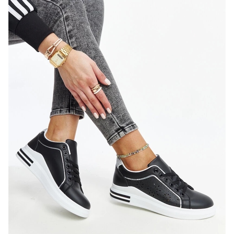 D/GMR Svarta genombrutna sneakers med Zorka glitter 2