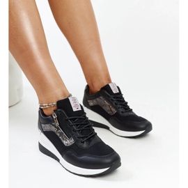 Svarta wedge sneakers för kvinnor från Cross Jeans 1
