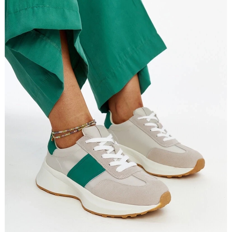 Sneakers i grått och grönt läder från Ganim 1