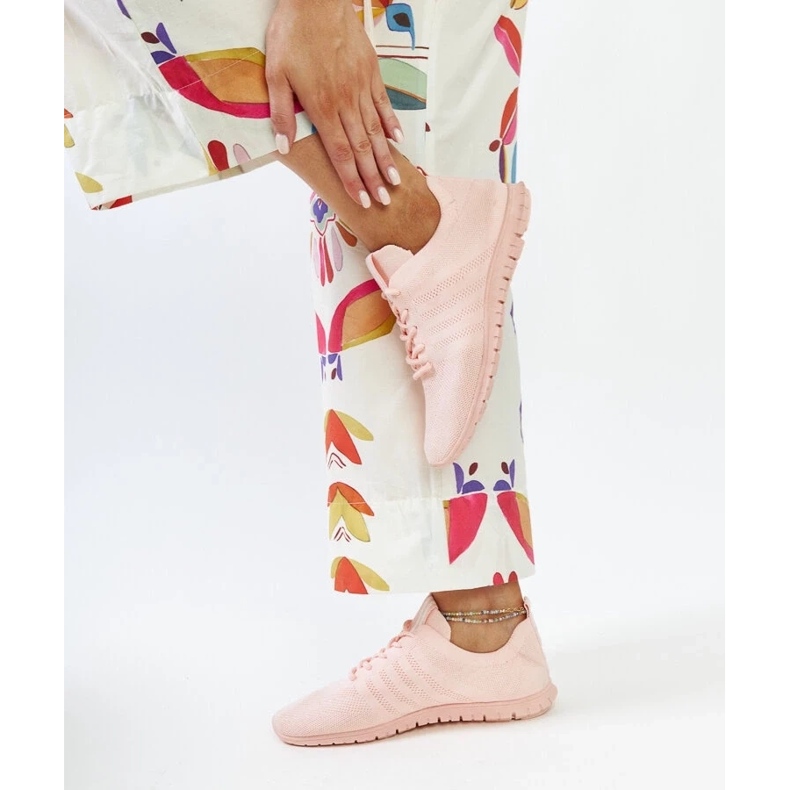 Rosa Shukornia sportsneakers 1