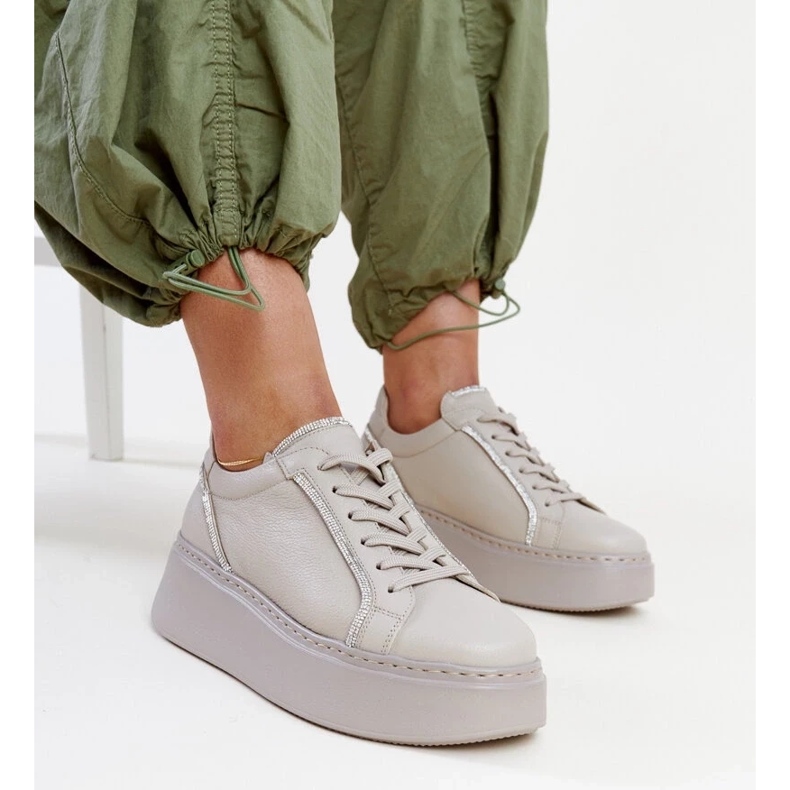 Mörkbeige lädersneakers med strass Karino 2