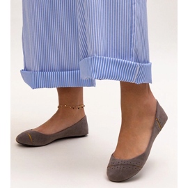 Grå klassiska Dorris balettlägenheter 2