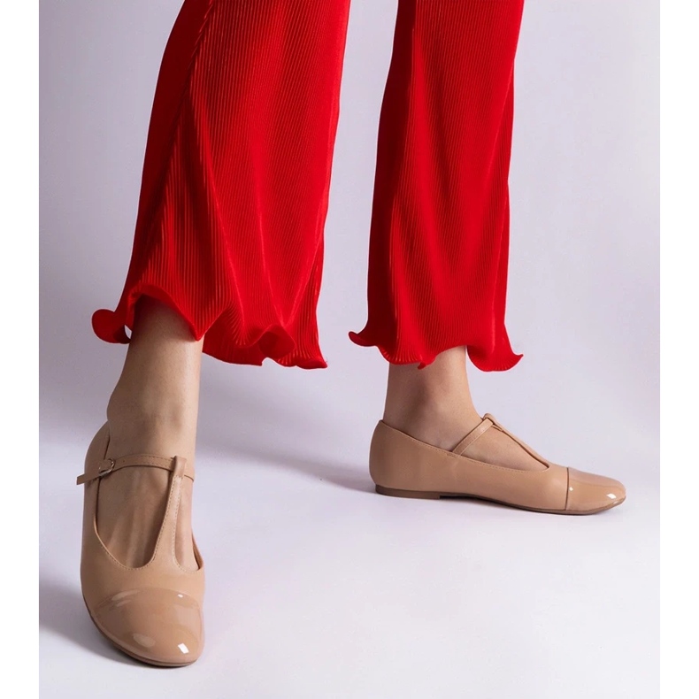 D/CEO Beige balettplattor med patenterad tå, knäppta med Gloriana-spänne 2