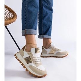 D/CEO Beige sneakers med ett synligt Restia-skydd 2