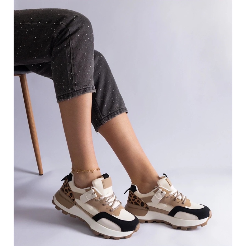 D/CEO Beige sneakers dekorerade med Soria djurmotiv 2