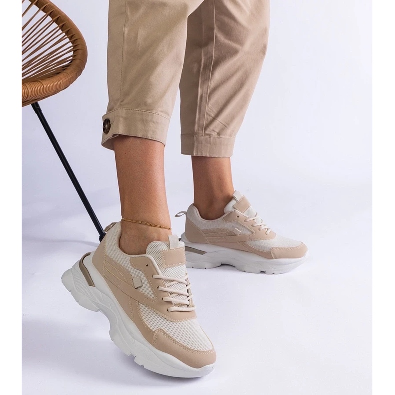 D/CEO Beige sneakers med tjockare sula från Guerrera 2