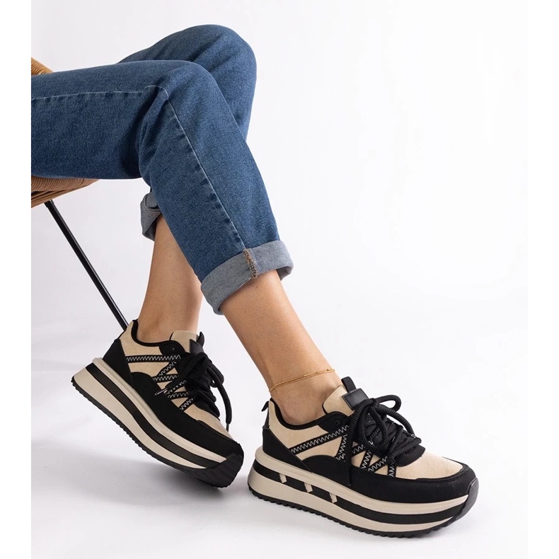 D/CEO Svarta och beige damsneakers Renetta 2