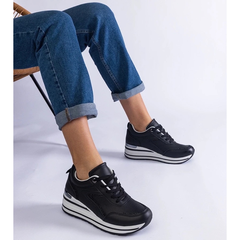 D/CEO Svarta plattformssneakers dekorerade med glitter och en metallisk Ursula-inlägg 1