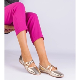 D/CEO Golden Ballerinas gjorda av Eco -Leather dekorerad med Emmarino -spännen gyllene 1