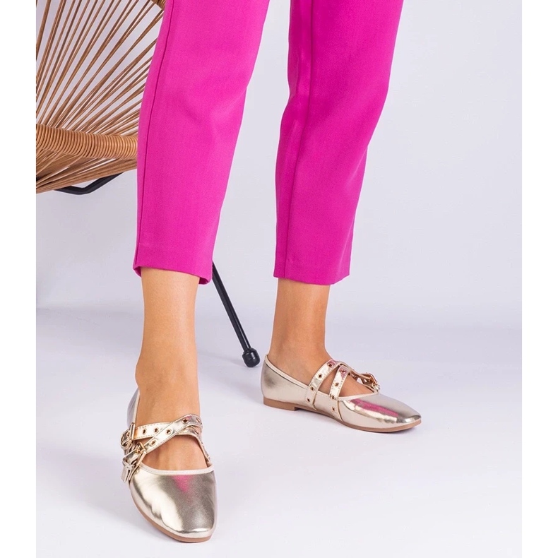 D/CEO Golden Ballerinas gjorda av Eco -Leather dekorerad med Emmarino -spännen gyllene 2