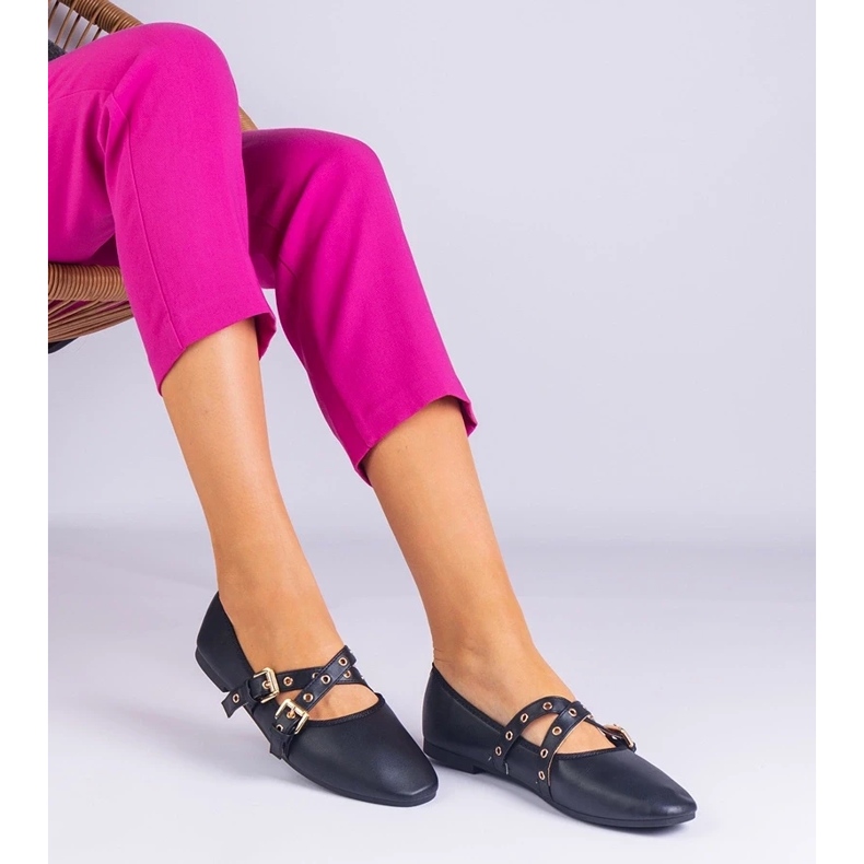 D/CEO Svarta ballerinor gjorda av eko -läder dekorerad med Emmarino -spännen 1