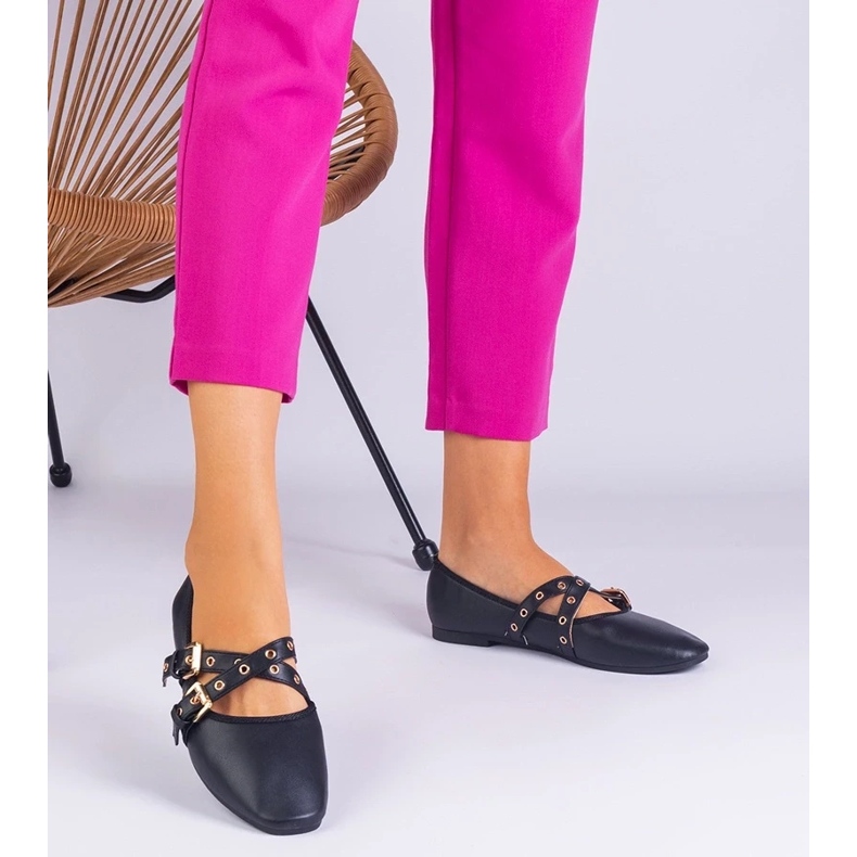 D/CEO Svarta ballerinor gjorda av eko -läder dekorerad med Emmarino -spännen 2