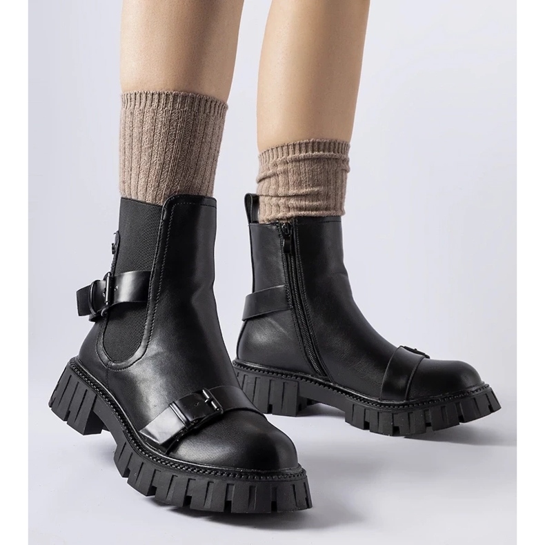 D/CEO Svarta ankelboots med massiv Fontarine-sula 1