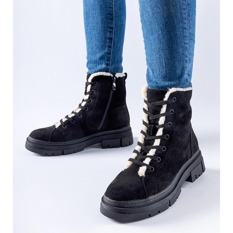 D/CEO Svarta isolerade ankelboots gjorda av Chamblee eko-mocka 1