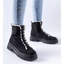 D/CEO Svarta isolerade ankelboots gjorda av Pompei eko-mocka 1