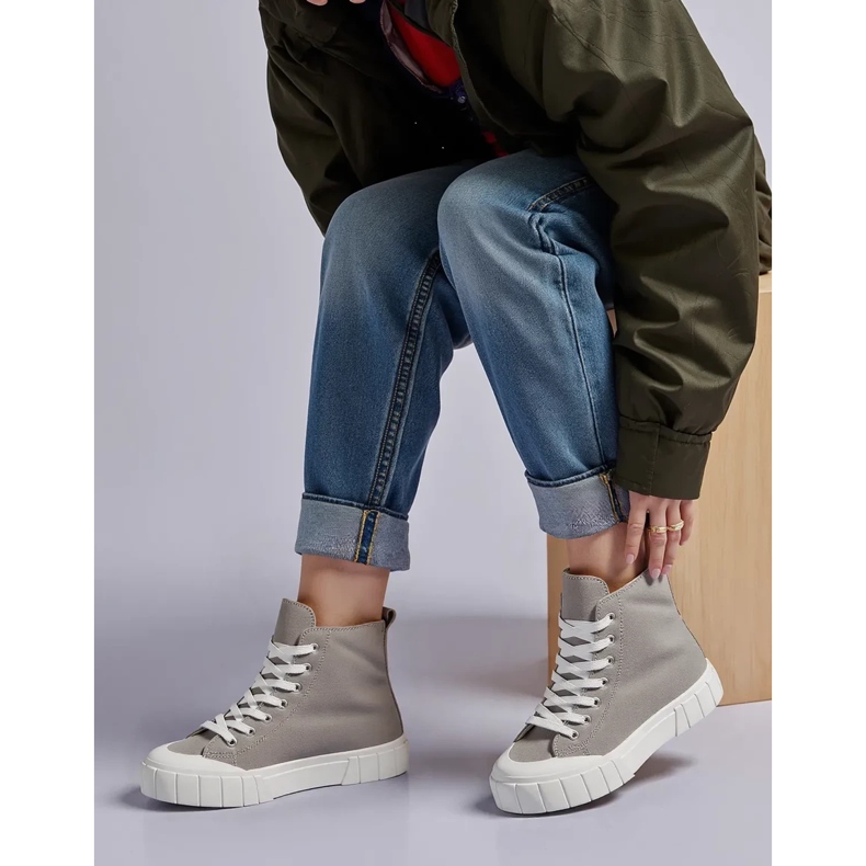 Kvinnors arvel grå sneakers 1