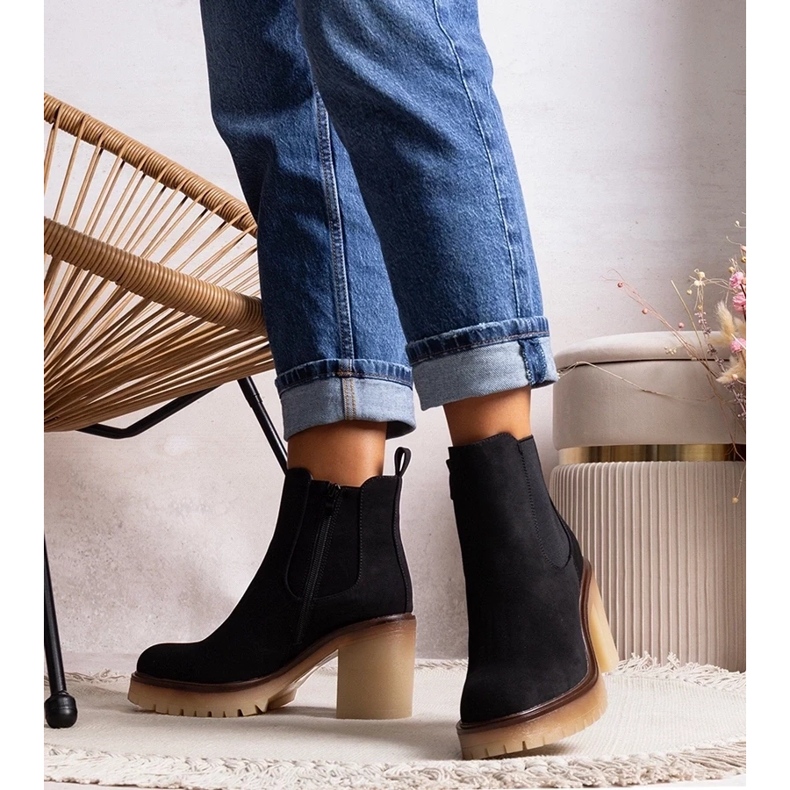 D/CEO Svarta ankelboots på en slående Nurea högklack 2