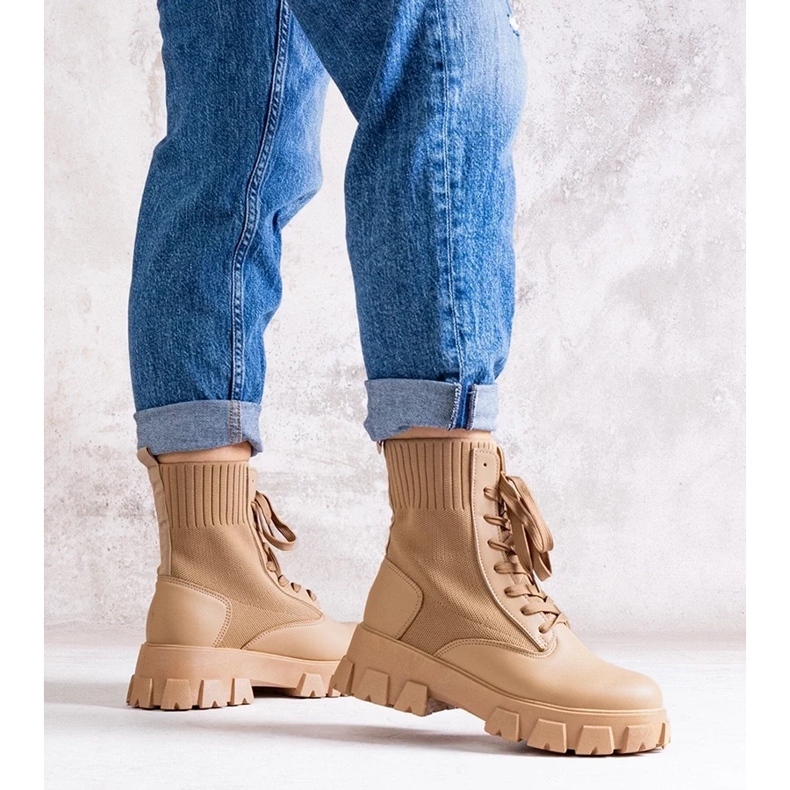 D/CEO Beige stövlar med flexibel ovandel från Zogba 1