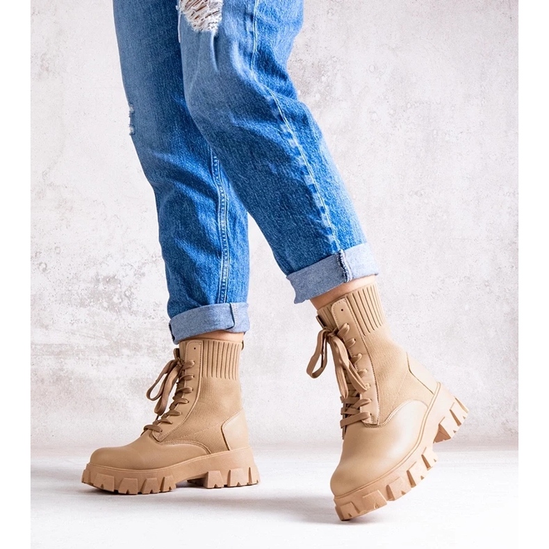 D/CEO Beige stövlar med flexibel ovandel från Zogba 2