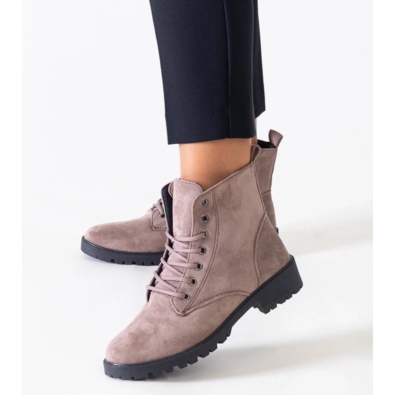 D/CEO Bruna arbetsstövlar i ekomocka på Barosa-plattformen 2