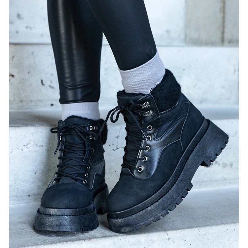 D/CEO Svarta sneakers med tjock sula och bästa päls 2