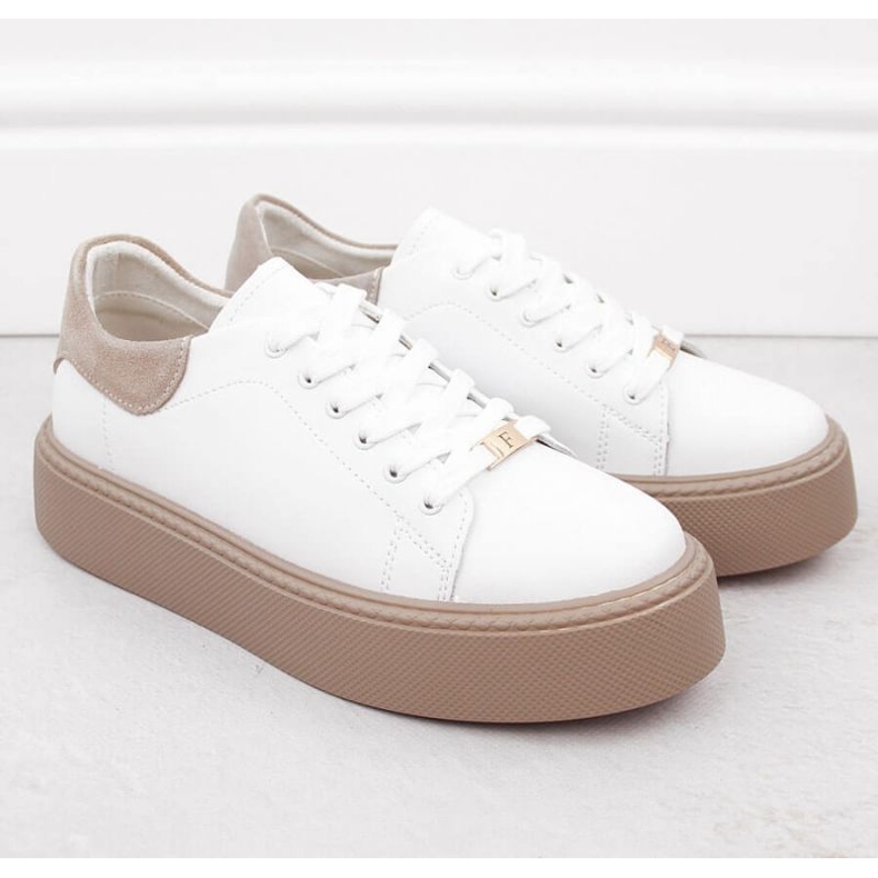 Sportskor på Filippo Paw546a vit plattform 1