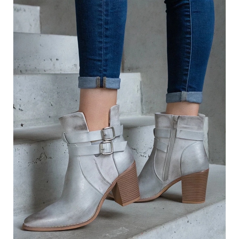 D/CEO Silver högklackade ankelboots dekorerade med en Driss-utskärning 1